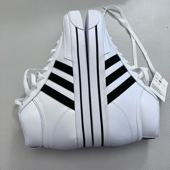 NWT - Adidas Men’s Retrovulc Mid Synthetic Leather Skateboard Shoes - Size 9 - Picture 3 of 8